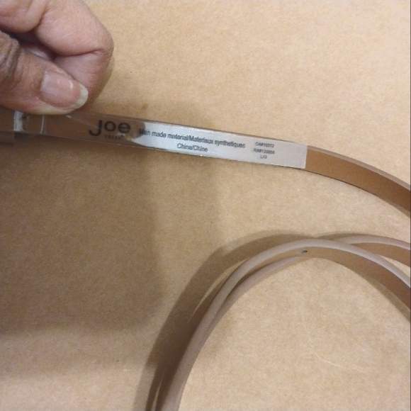 Joe Fresh women skinny belt - Picture 2 of 7